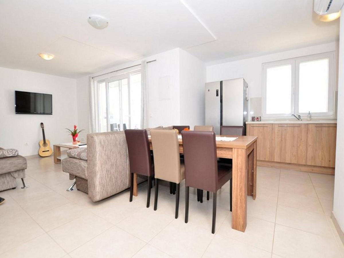 Apartments Zora Tučepi Esterno foto